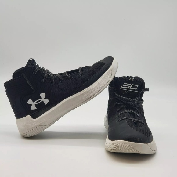 Under Armour Wardell Sc Boy’s Basketball Athletic shoes Size 5.5Y #1295998-001 - Picture 2 of 12